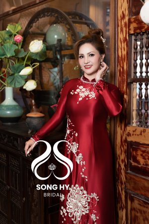 Áo dài bà sui satin cao cấp đỏ trung thêu tay chỉ mạ bạc hoa cúc