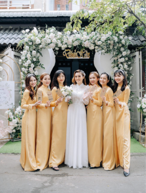 áo dài bê tráp vàng đồng